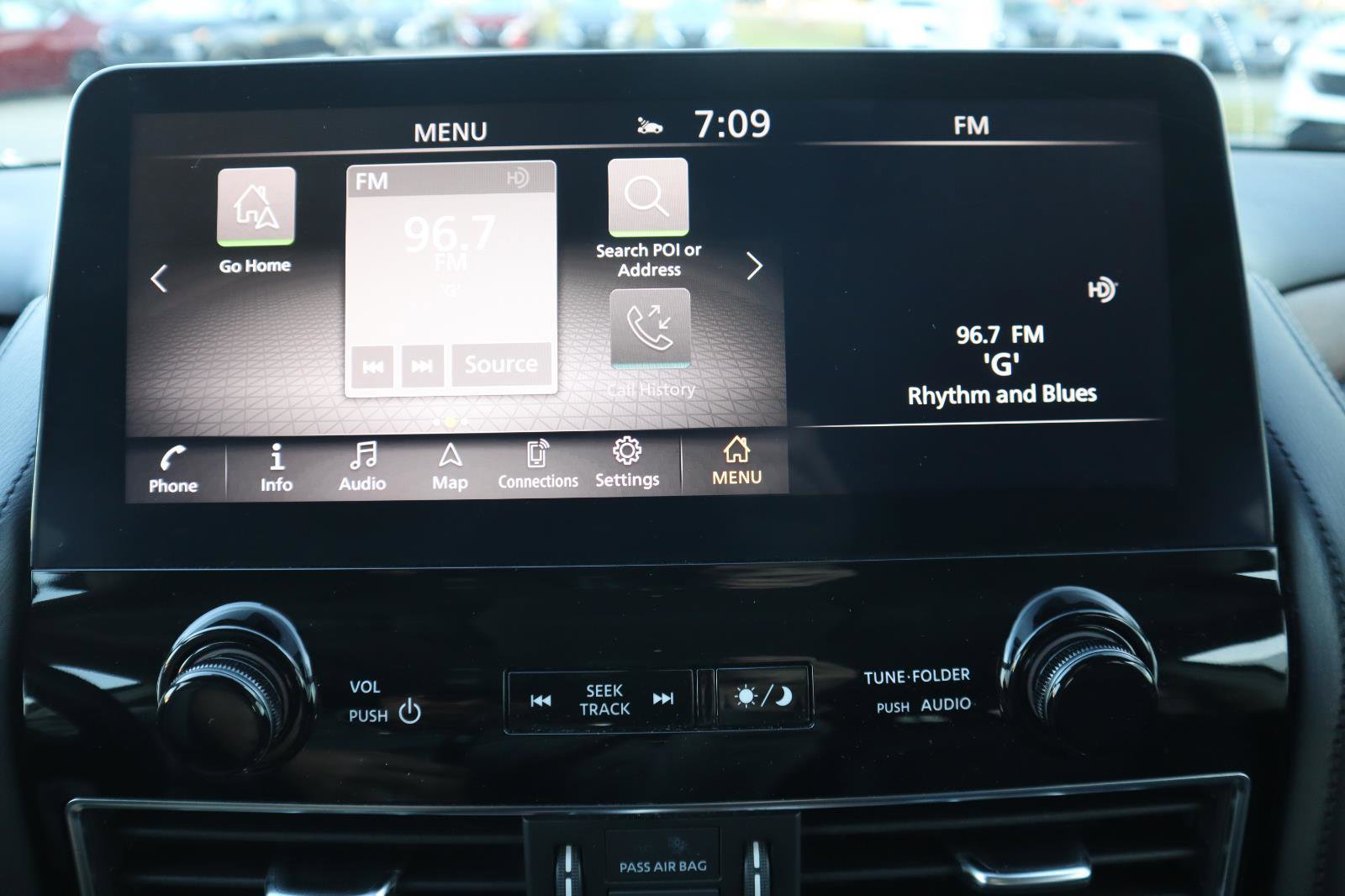 Used 2022 Nissan Armada SL image 28