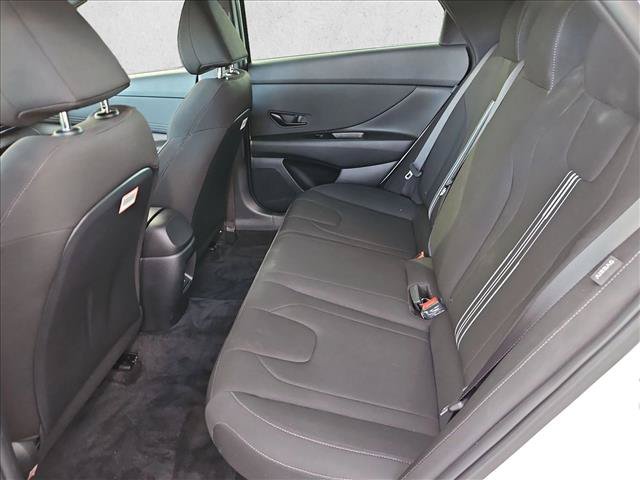 Used 2025 Hyundai Elantra SEL FWD image 16