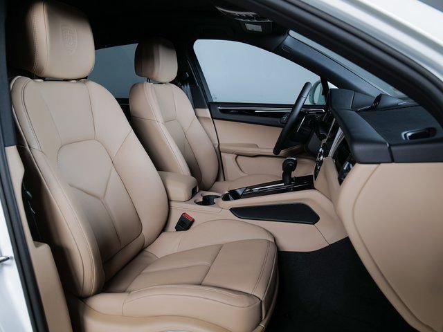 New 2025 Porsche Macan image 11