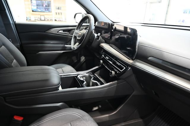 New 2026 Chevrolet Traverse LT image 14