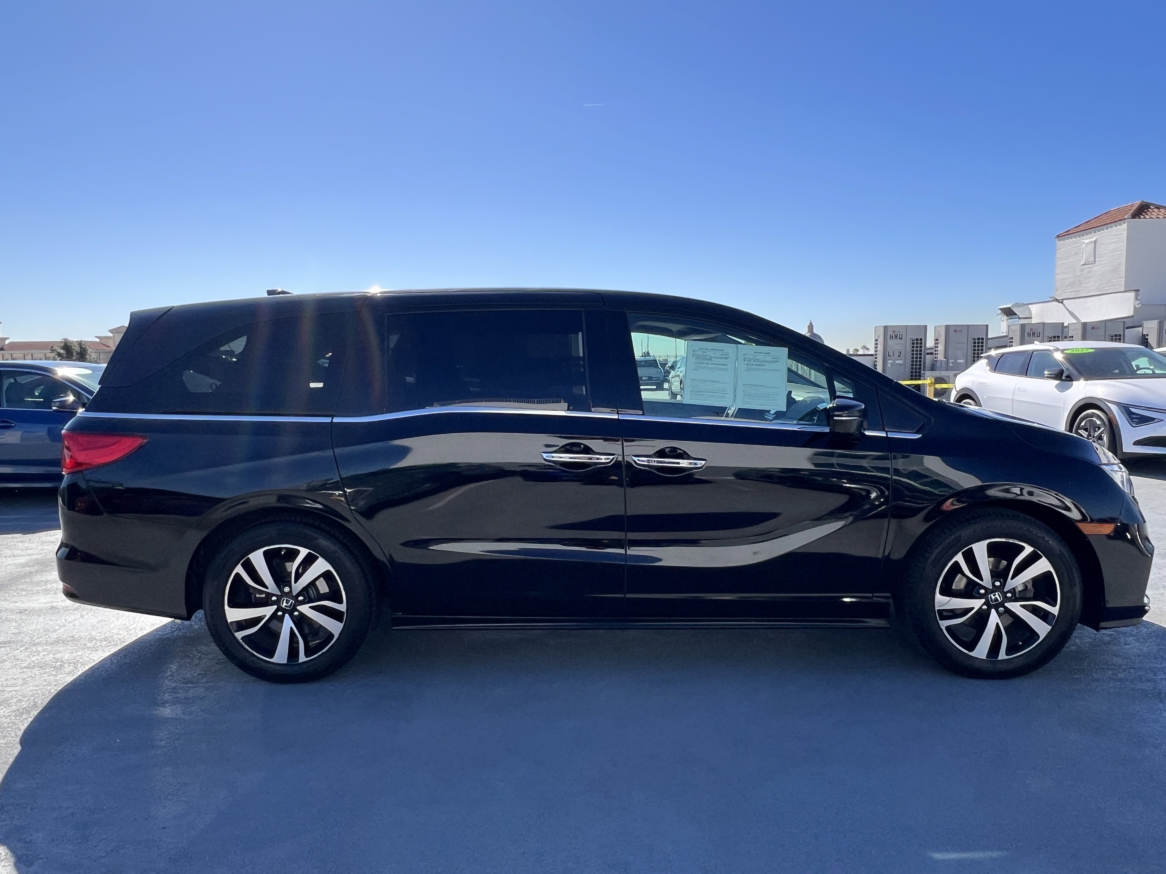 Used 2018 Honda Odyssey Elite image 9