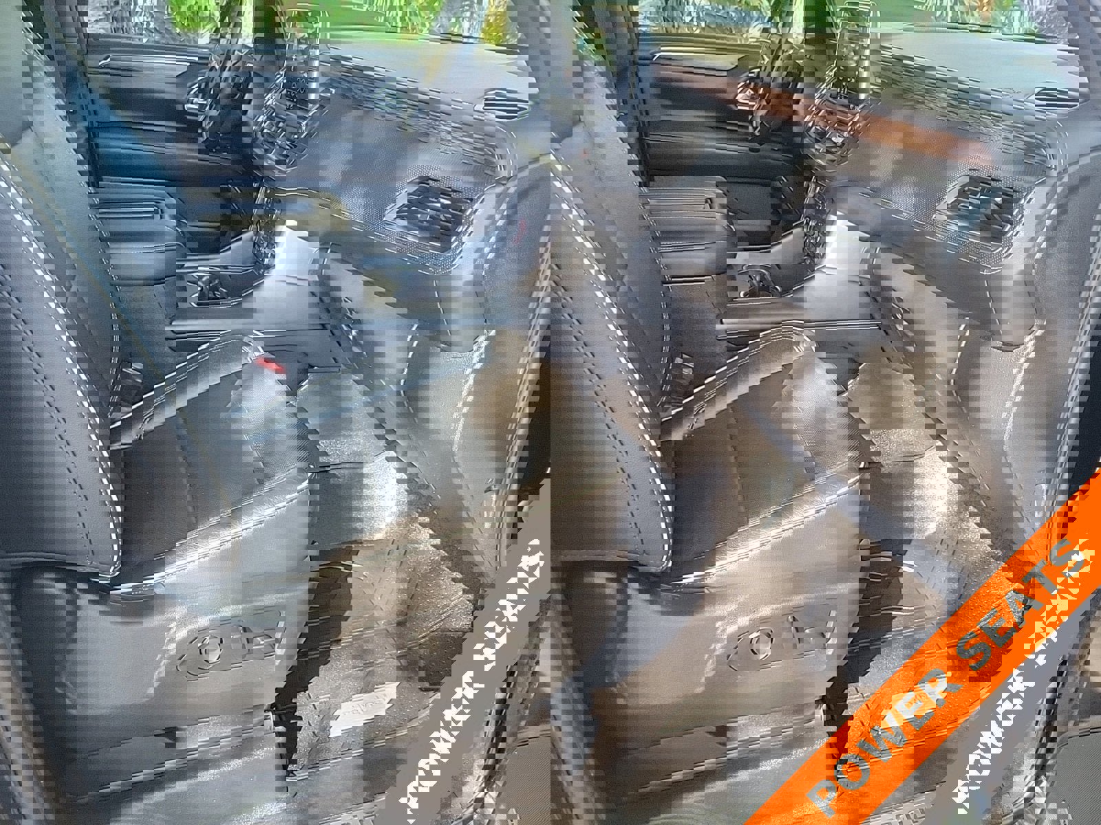 Used 2021 Chevrolet Tahoe Premier w/ Premium Package image 13