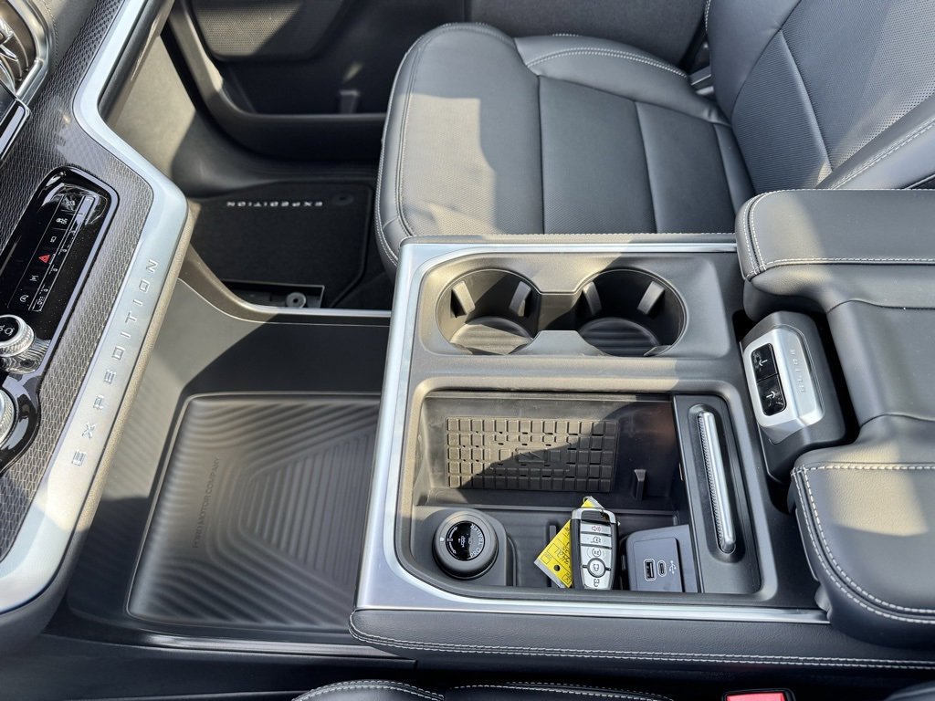 New 2025 Ford Expedition Platinum image 31