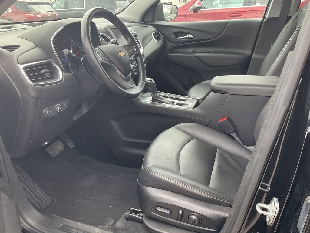 Used 2020 Chevrolet Equinox LT w/ Midnight Edition image 5