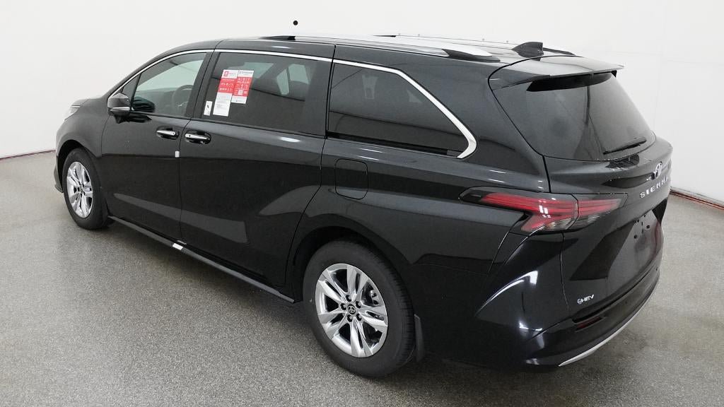 New 2026 Toyota Sienna Limited FWD image 5