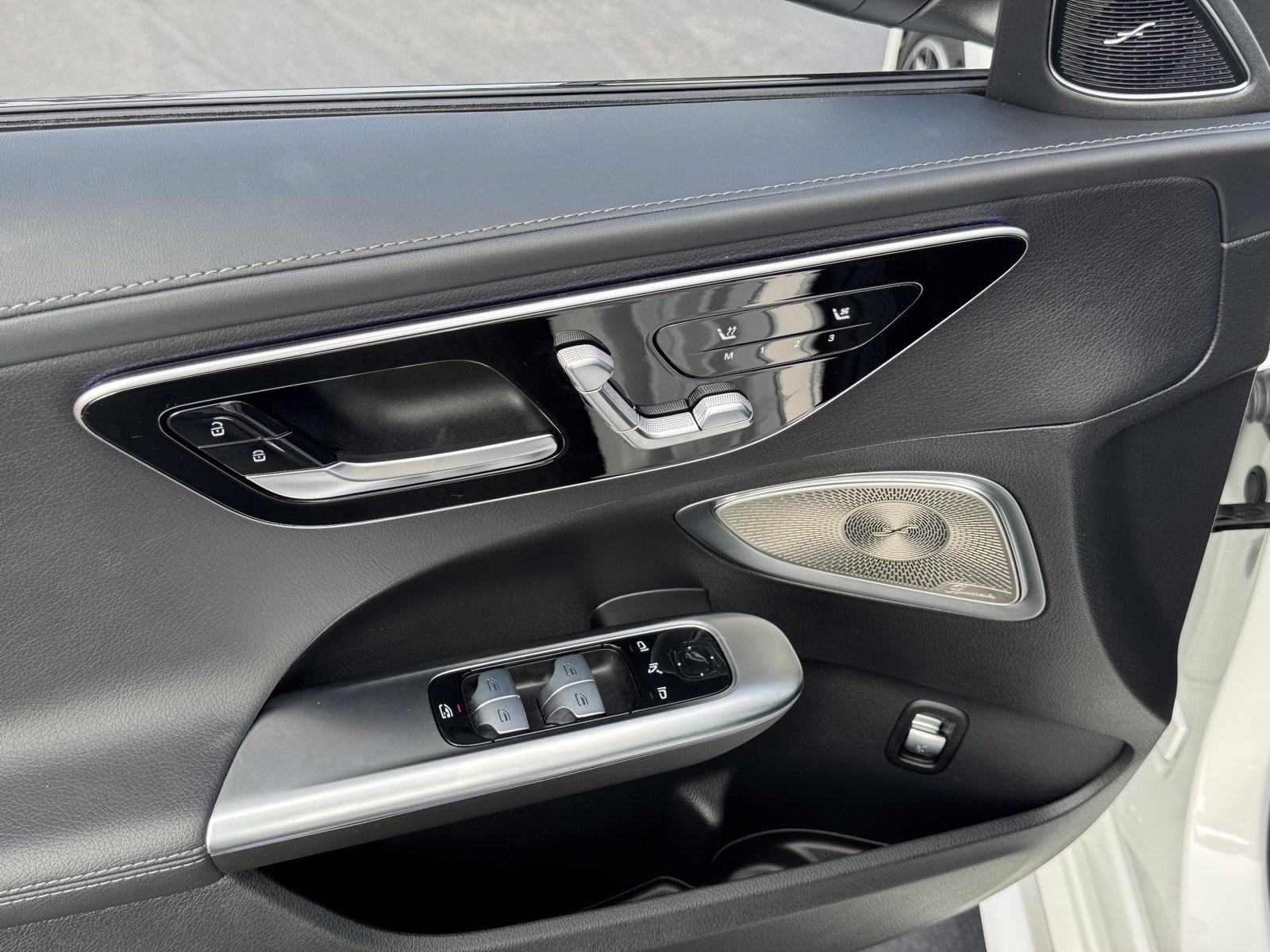 Used 2025 Mercedes-Benz C 300 Sedan image 20
