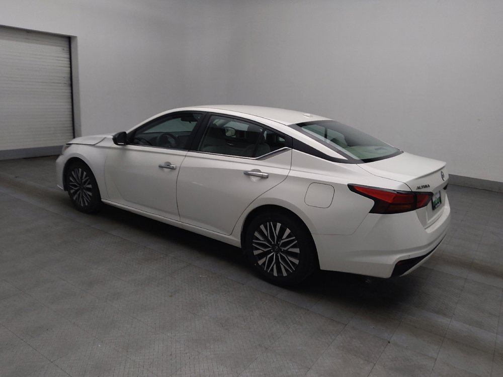 Used 2025 Nissan Altima 2.5 SV image 3
