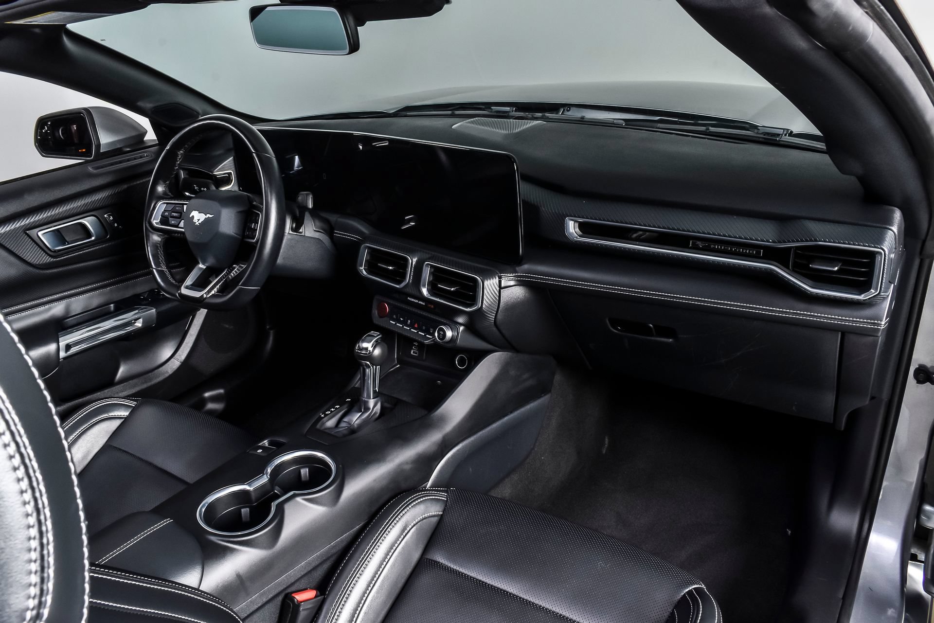 Used 2025 Ford Mustang Premium RWD image 23