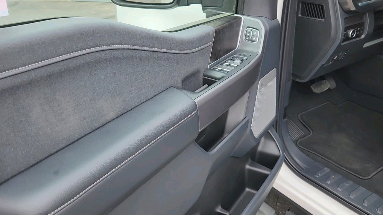 New 2025 Ford F250 Lariat w/ Lariat Ultimate Package image 15