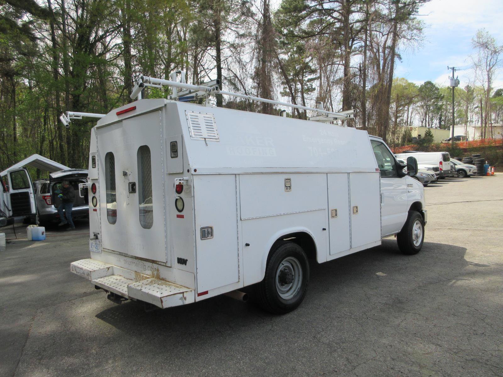 Used 2013 Ford E-350 and Econoline 350 Super Duty w/ Class I Trailer Tow Pkg RWD image 5