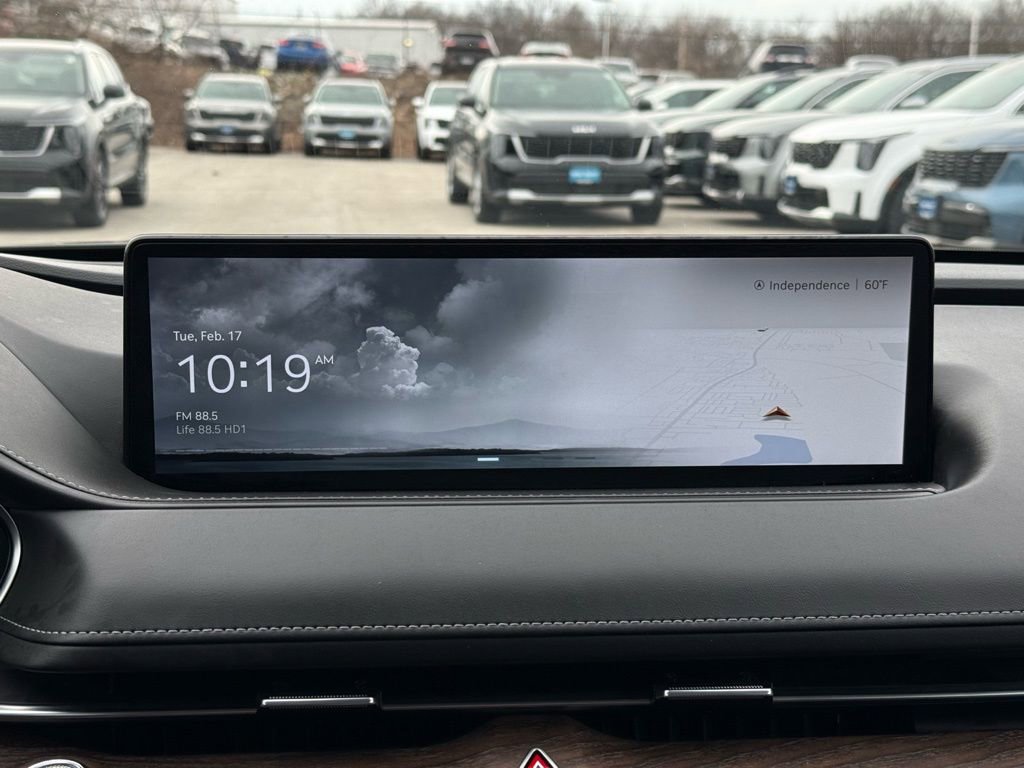 Used 2024 Genesis G80 image 44