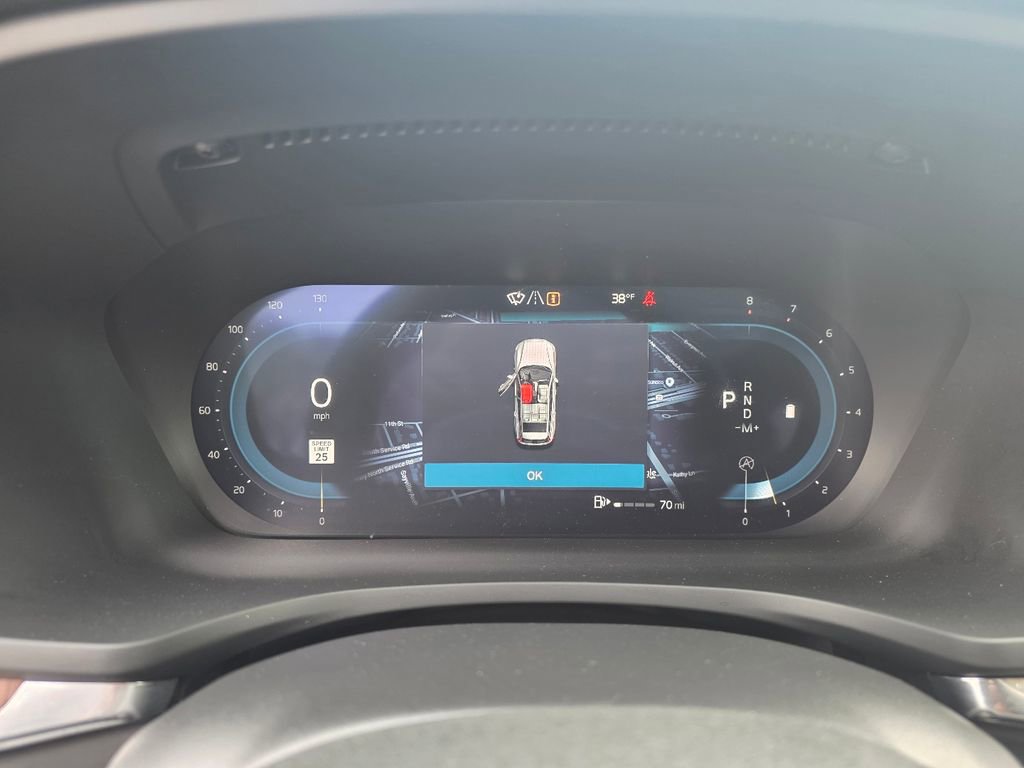 Used 2025 Volvo V60 B5 Cross Country Plus image 20