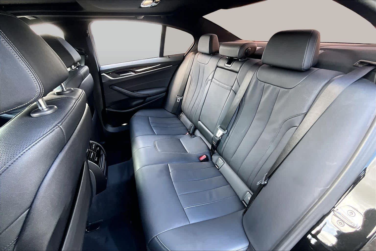 Used 2022 BMW 530i w/ M Sport Package RWD image 18