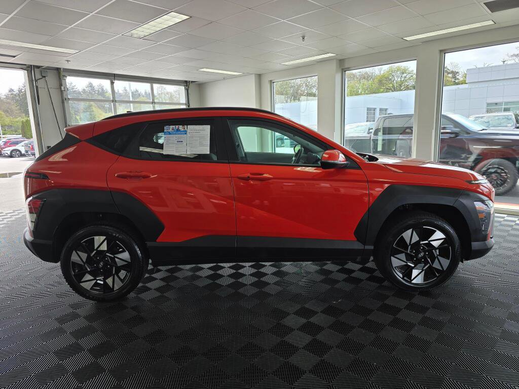 Used 2025 Hyundai Kona SEL AWD/4WD image 2