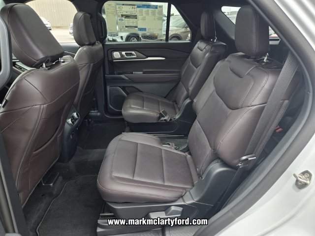 New 2026 Ford Explorer Platinum RWD image 9