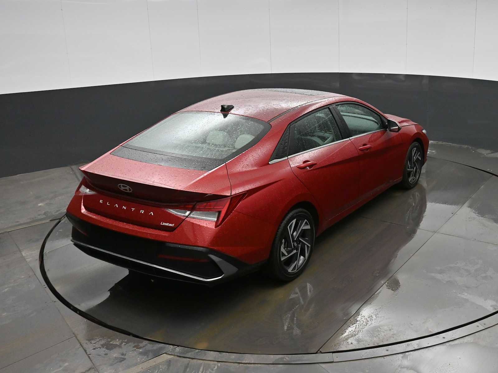 Certified 2025 Hyundai Elantra Limited image 29