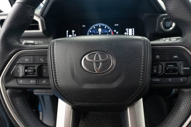 Used 2025 Toyota 4Runner SR5 AWD/4WD image 5