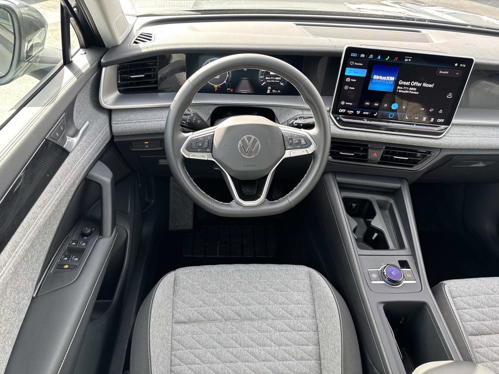 Certified 2025 Volkswagen Tiguan S w/ 18" Wheel Package image 8