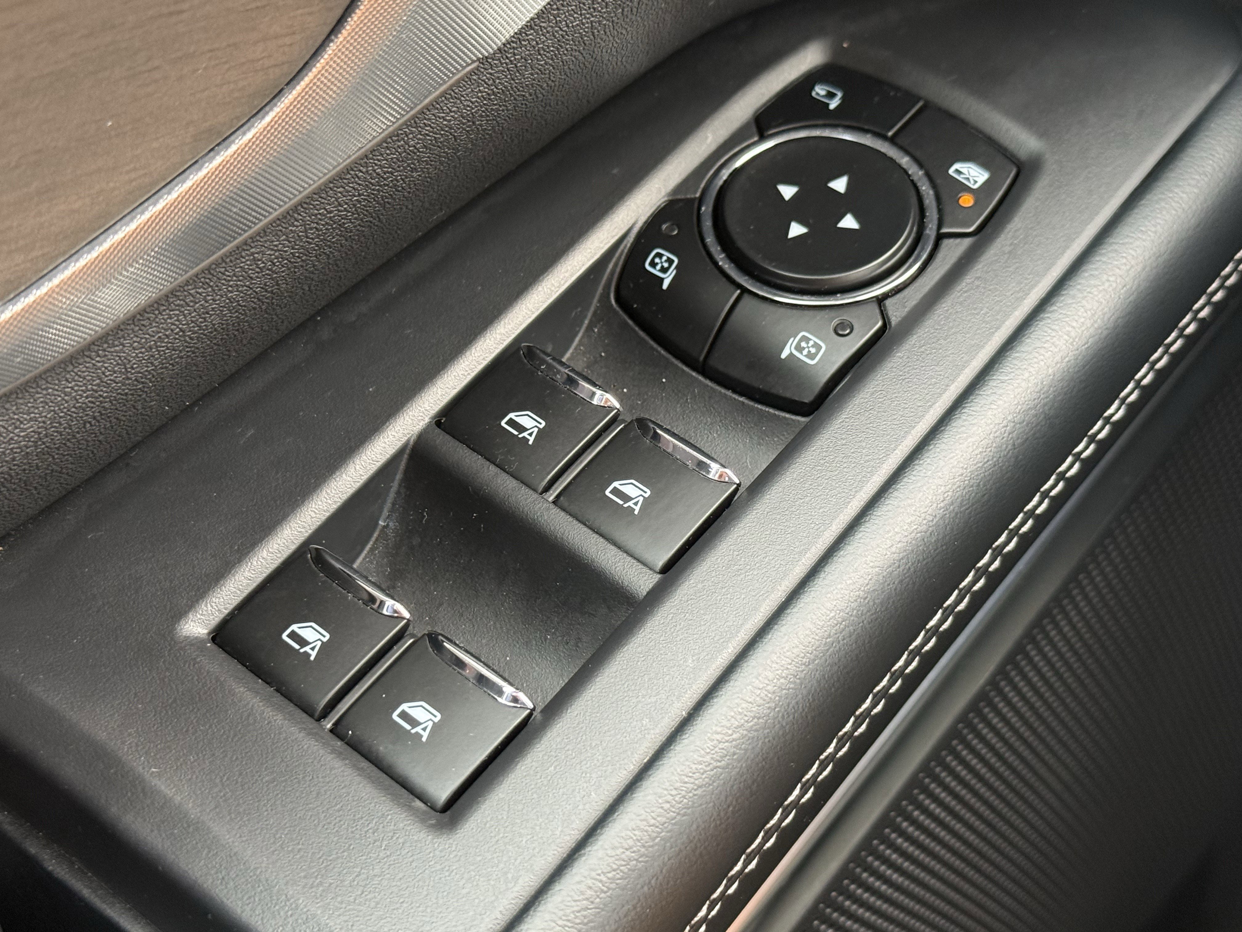 Used 2025 Ford Expedition Platinum image 28