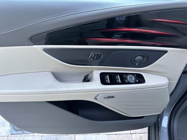 New 2025 Lincoln Nautilus Premier w/ Equipment Group 102A image 9