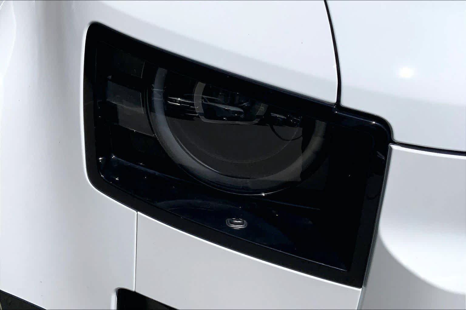 New 2026 Land Rover Defender 110 X-Dynamic SE AWD/4WD image 14