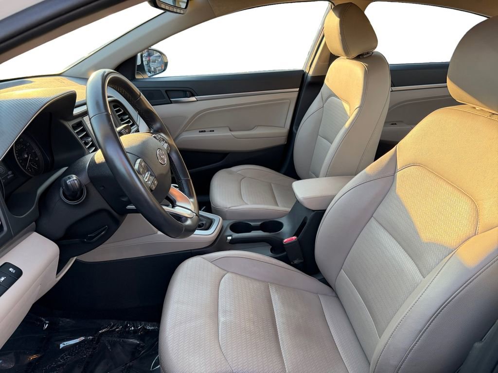 Used 2020 Hyundai Elantra Limited image 9