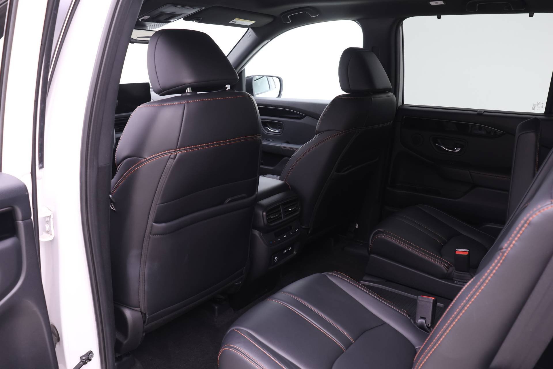 Used 2023 Honda Pilot TrailSport image 10