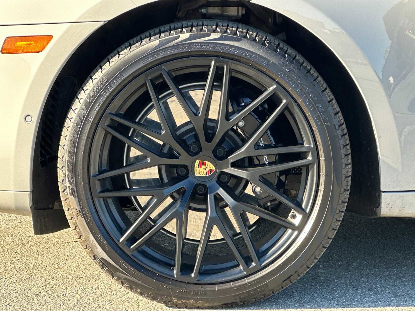 Certified 2025 Porsche Macan GTS image 28