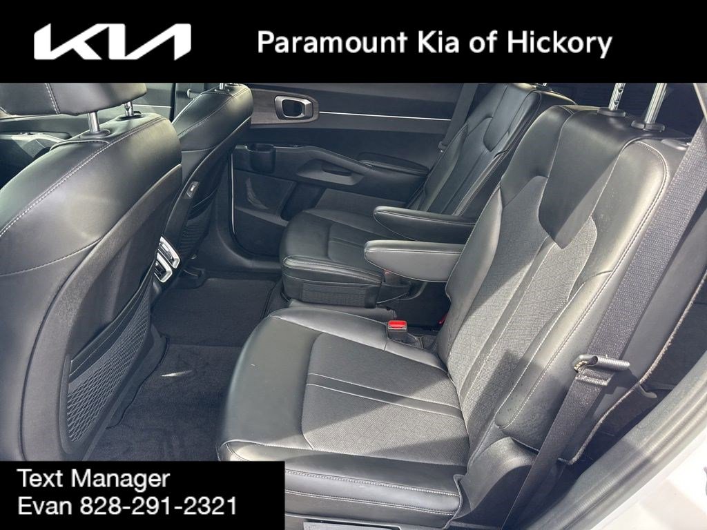 Used 2022 Kia Sorento EX image 17