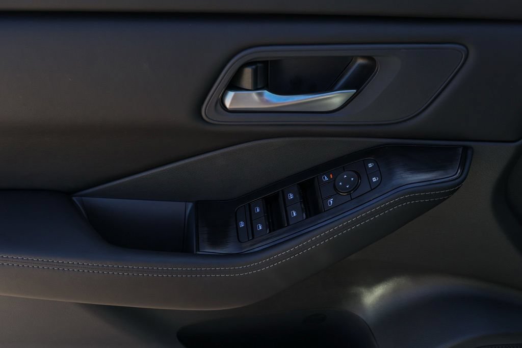 New 2026 Nissan Rogue SV FWD image 25