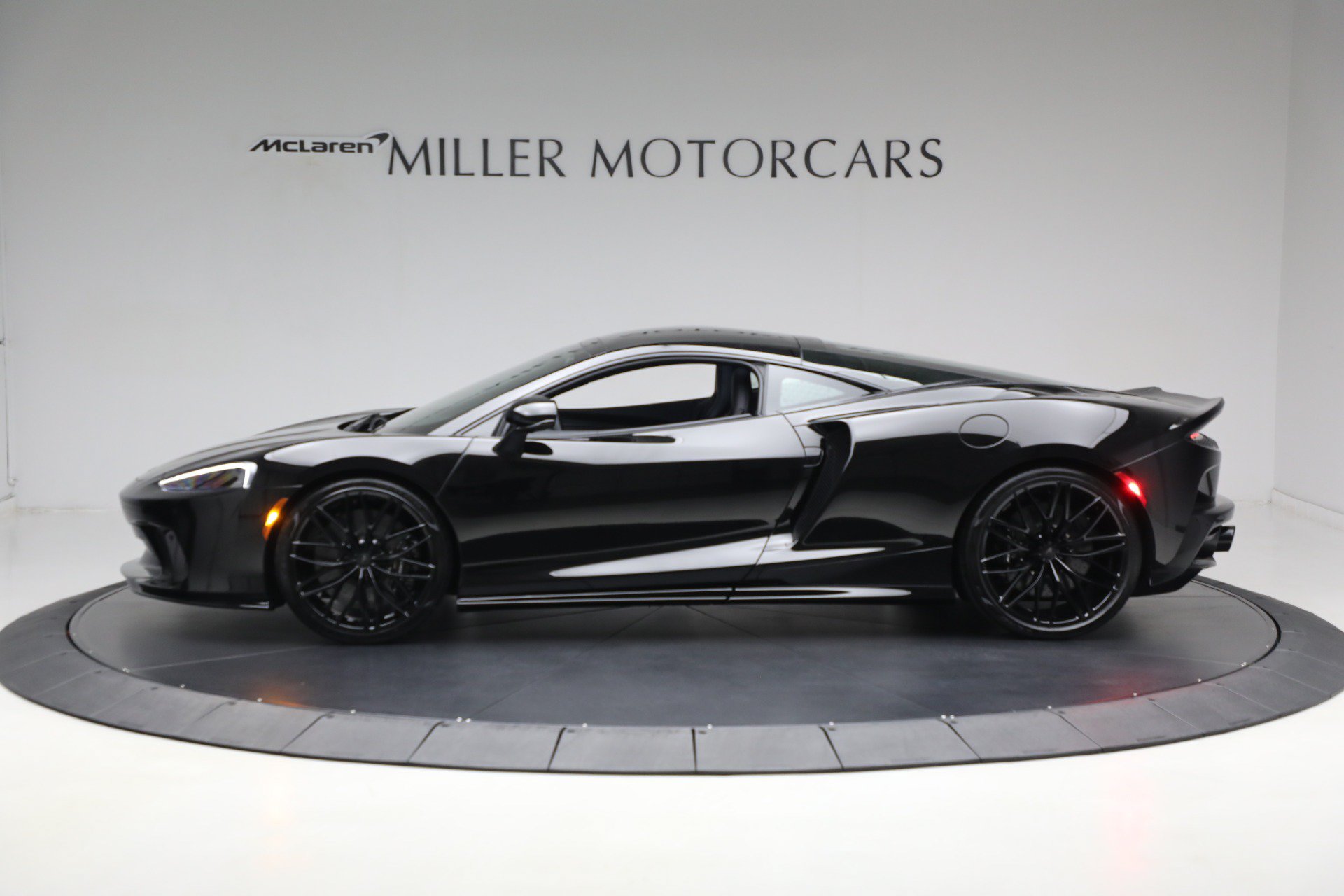 Used 2025 McLaren GTS RWD image 3
