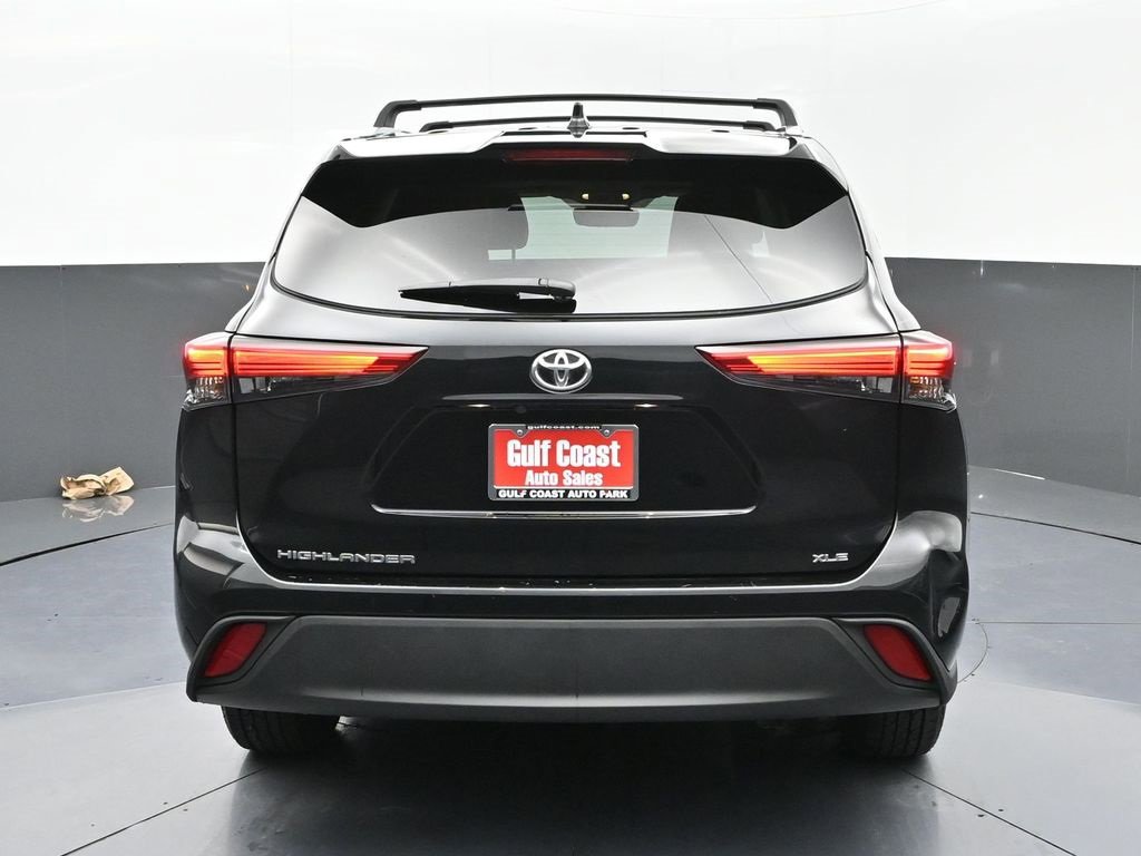 Certified 2021 Toyota Highlander XLE image 27