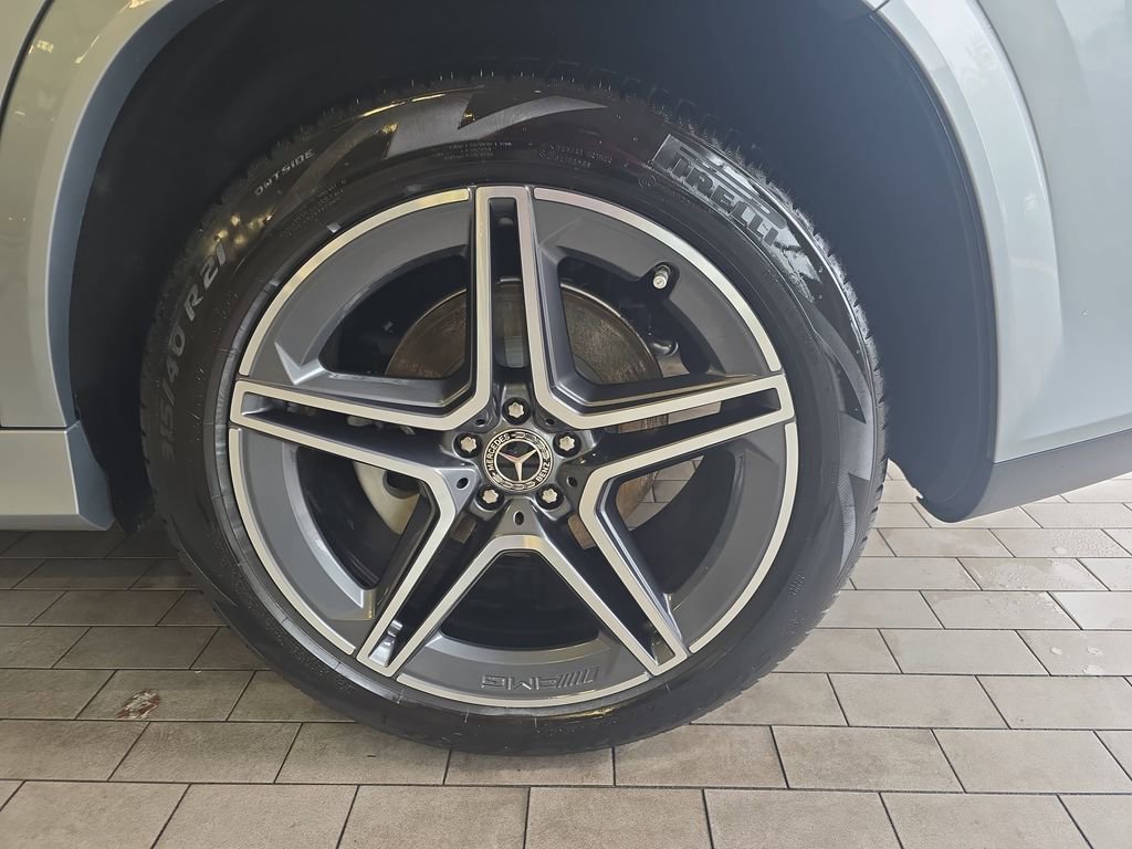 Certified 2025 Mercedes-Benz GLS 450 4MATIC image 39