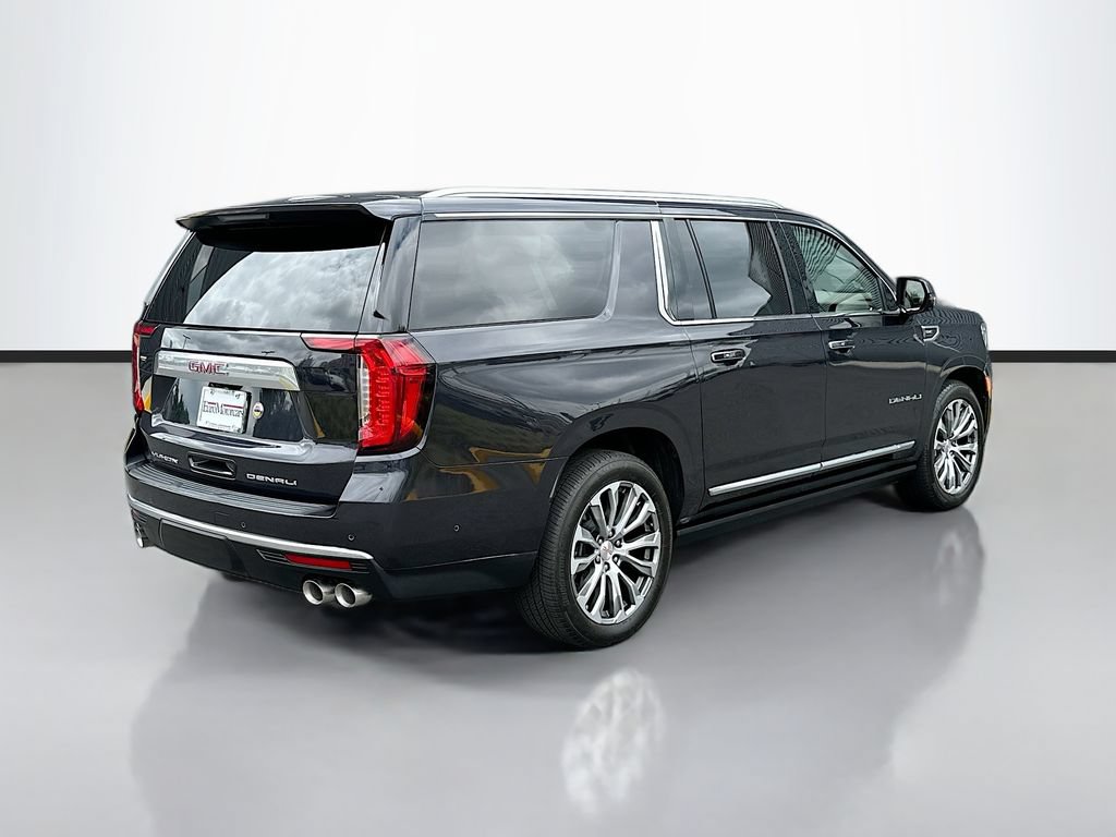 Used 2024 GMC Yukon XL Denali w/ Denali Reserve Package AWD/4WD image 9