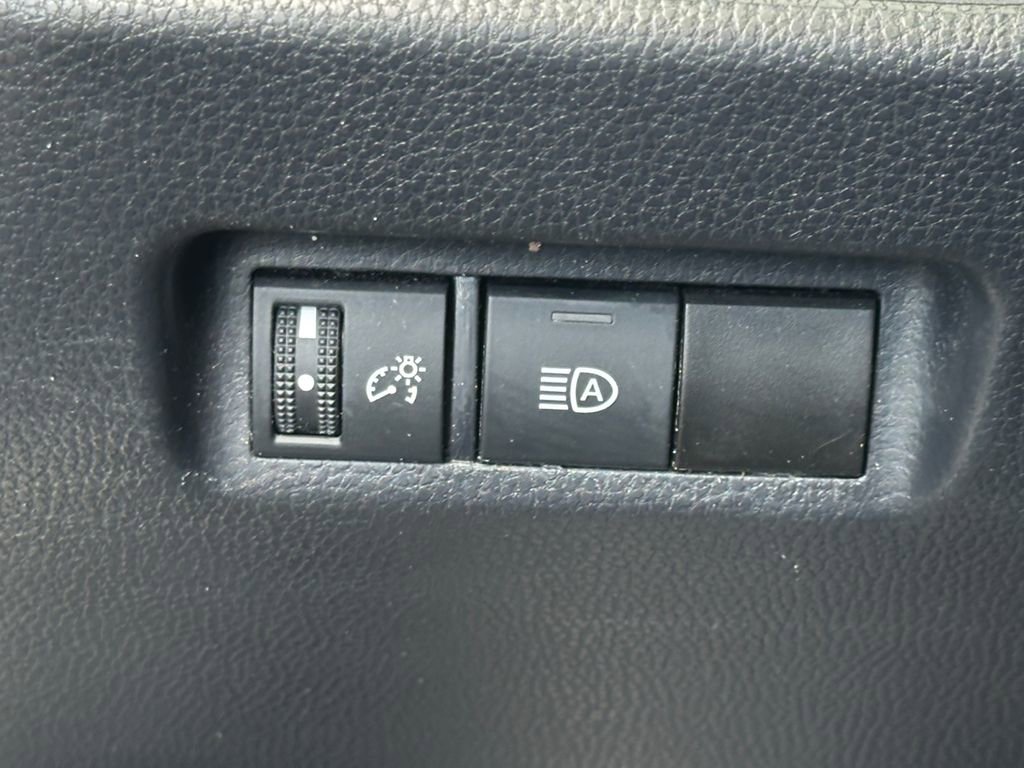 Used 2024 Toyota RAV4 LE AWD/4WD image 22