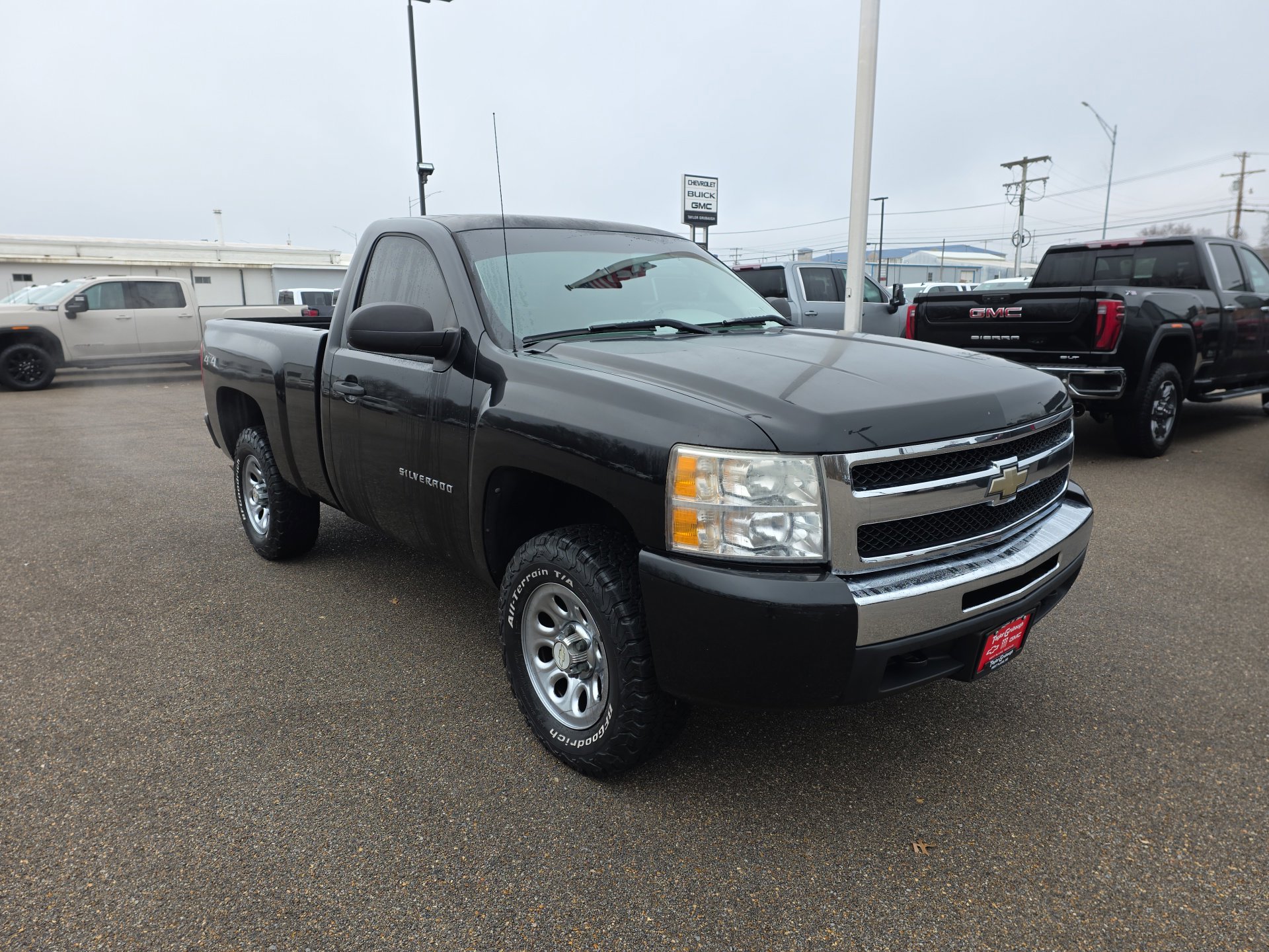 Used 2010 Chevrolet Silverado 1500 W/T w/ LS Package image 2