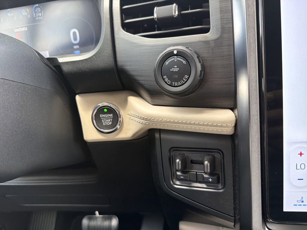 Used 2024 Ford Expedition Platinum RWD image 27