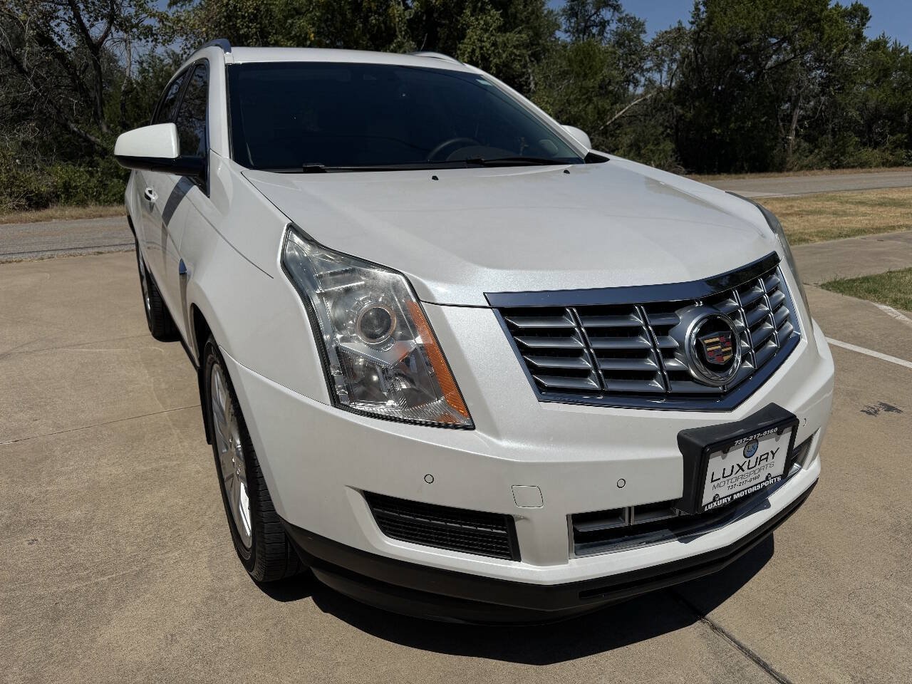 Used 2016 Cadillac SRX Luxury w/ Driver Awareness Package FWD image 3