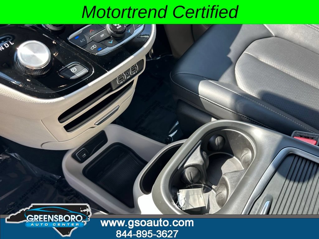 Used 2024 Chrysler Pacifica Touring-L FWD image 30