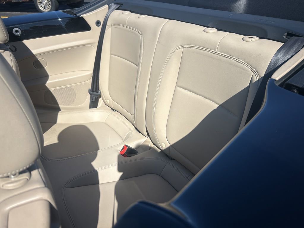 Used 2014 Volkswagen Beetle R-Line FWD image 9