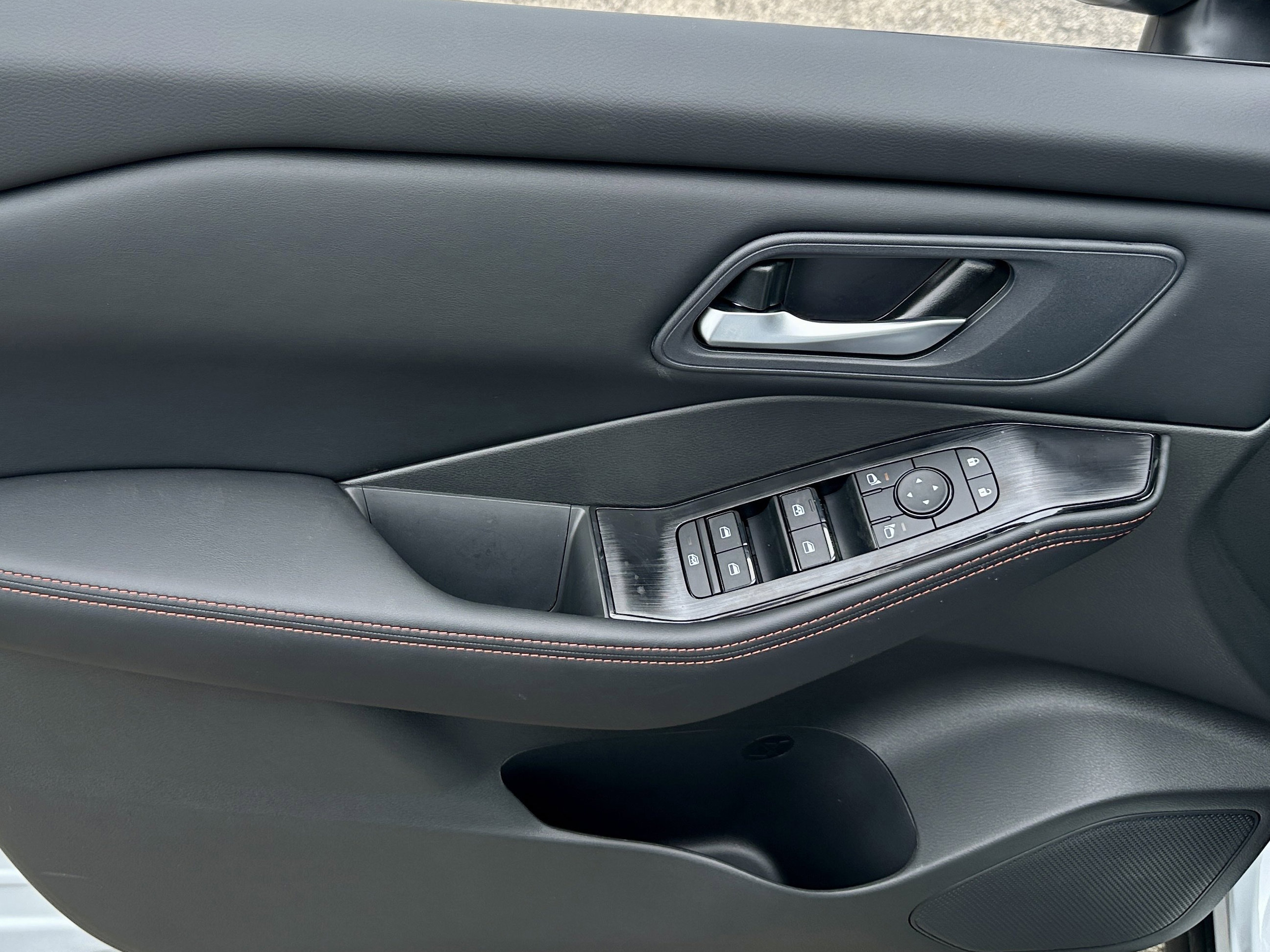 New 2026 Nissan Rogue SV AWD/4WD image 26