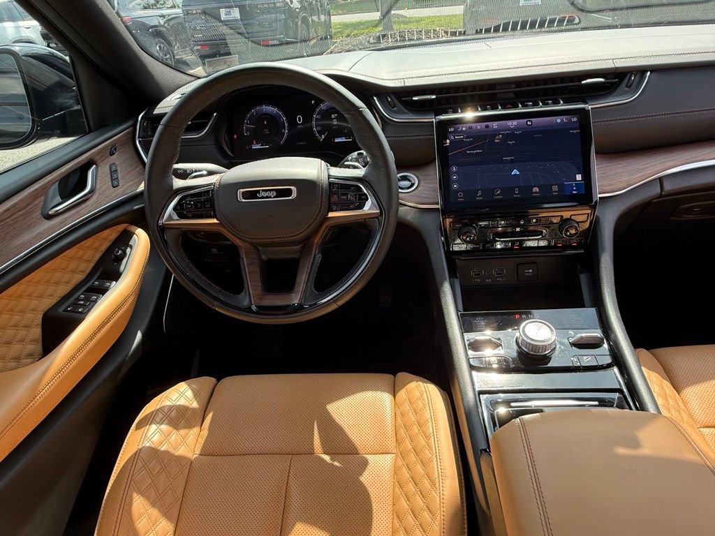 Certified 2025 Jeep Grand Cherokee L Summit AWD/4WD image 32