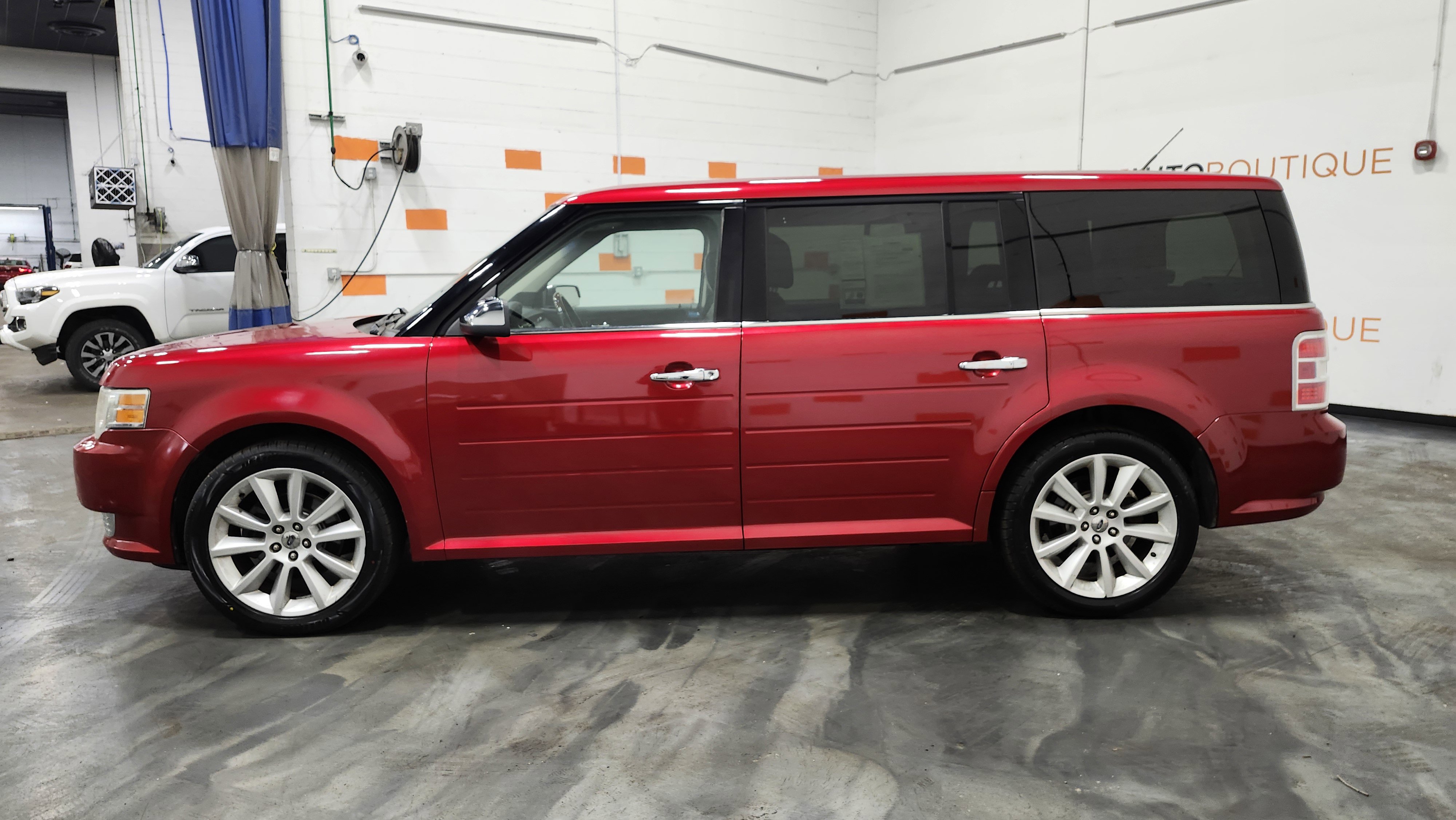 Used 2011 Ford Flex Limited image 14