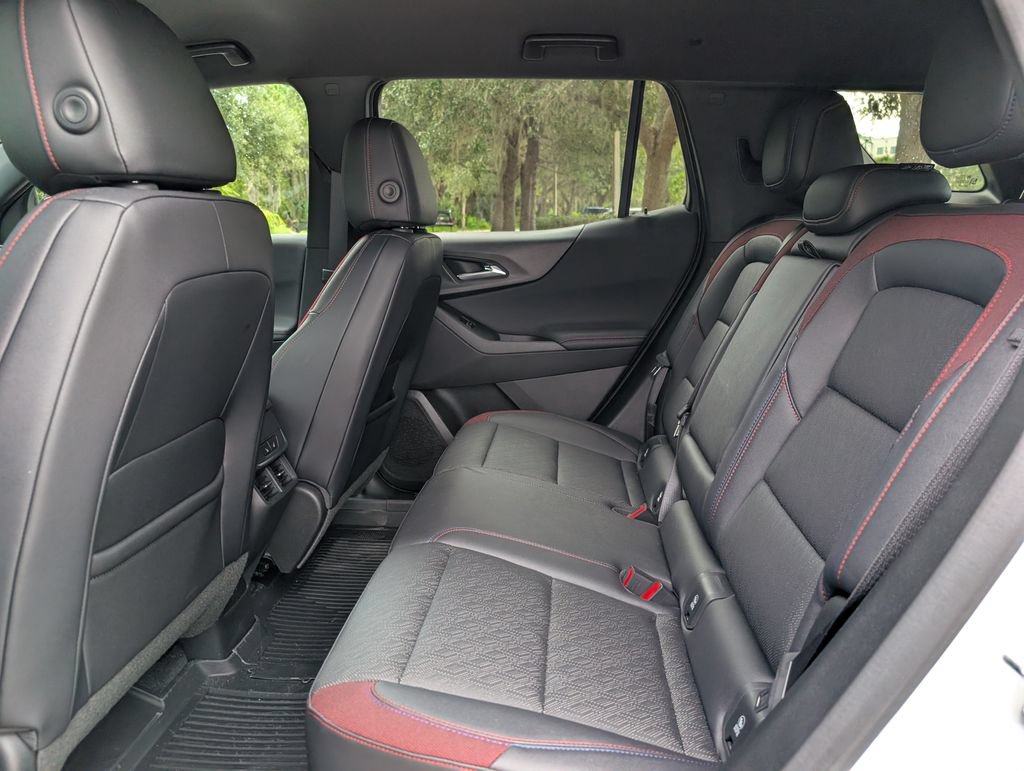 Used 2026 Chevrolet Equinox RS w/ Convenience Package III FWD image 18