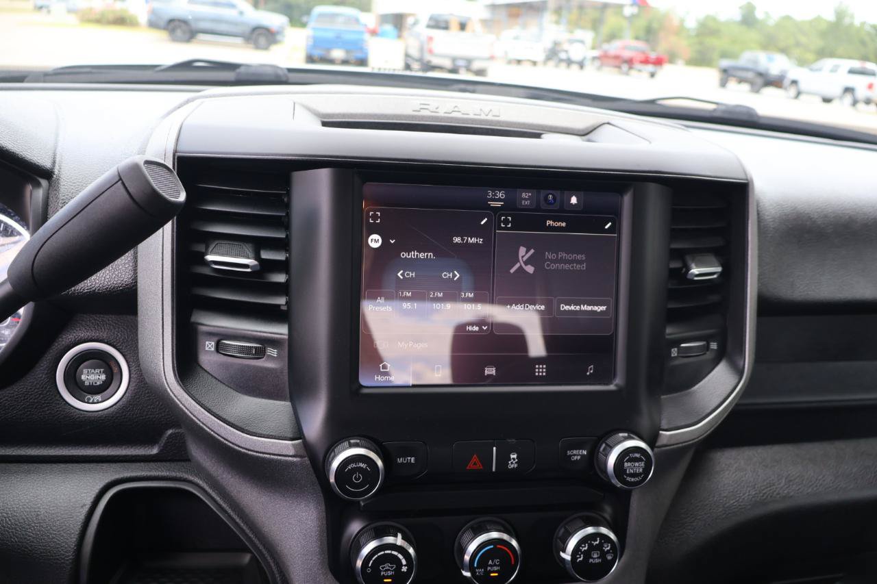 Used 2024 RAM 3500 Tradesman w/ Chrome Appearance Group AWD/4WD image 14