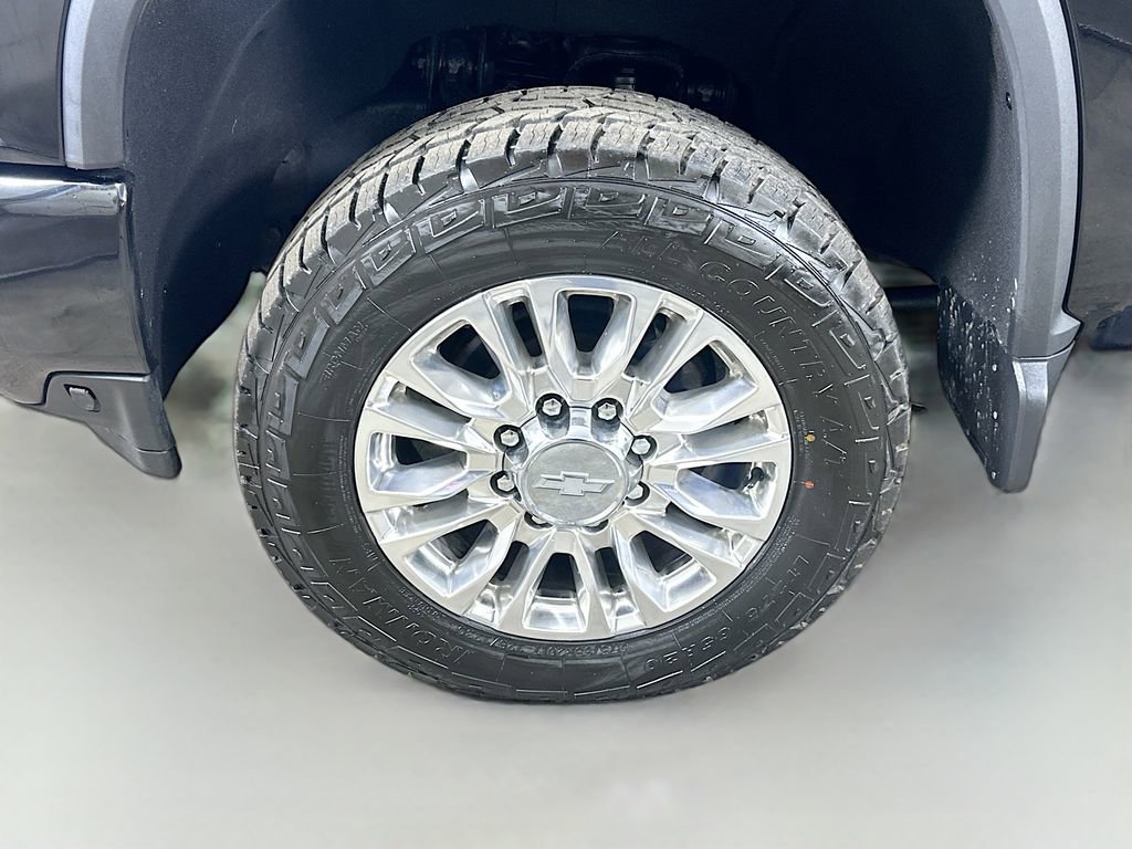 Used 2020 Chevrolet Silverado 3500 High Country w/ Technology Package image 8