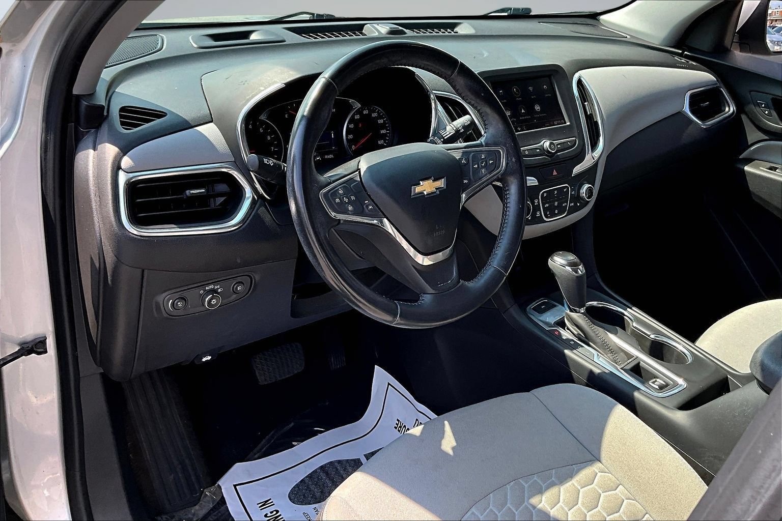 Used 2020 Chevrolet Equinox LT w/ Driver Convenience Package AWD/4WD image 14