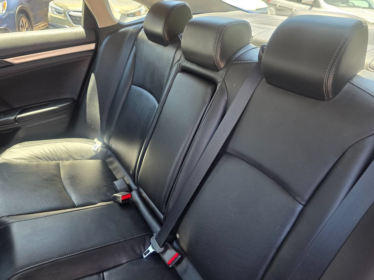 Used 2018 Honda Civic Touring image 23