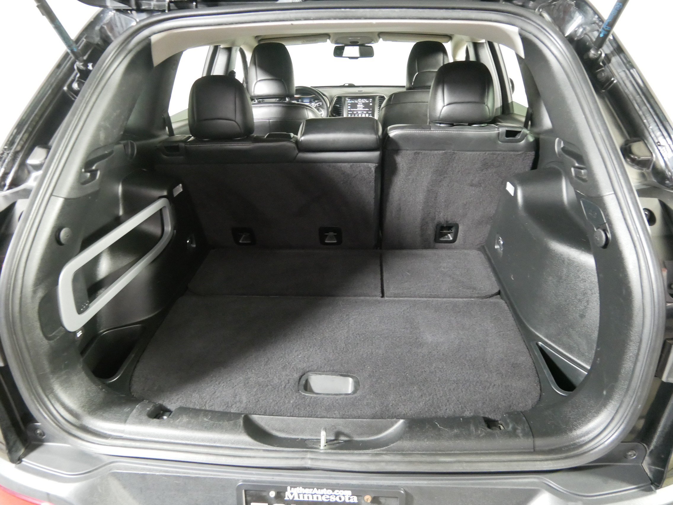 Used 2017 Jeep Cherokee Limited AWD/4WD image 18