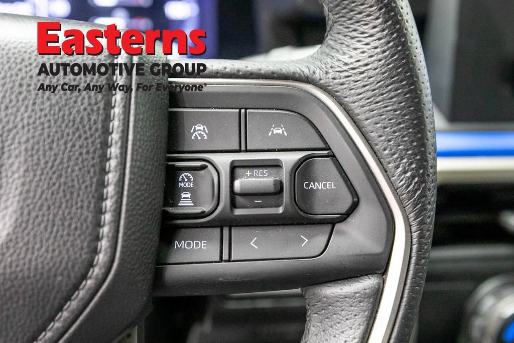 Used 2025 Toyota Tacoma TRD Off-Road AWD/4WD image 15